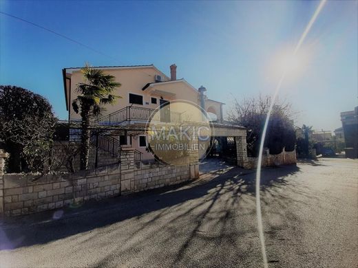 Luxury home in Novigrad, Novigrad-Cittanova