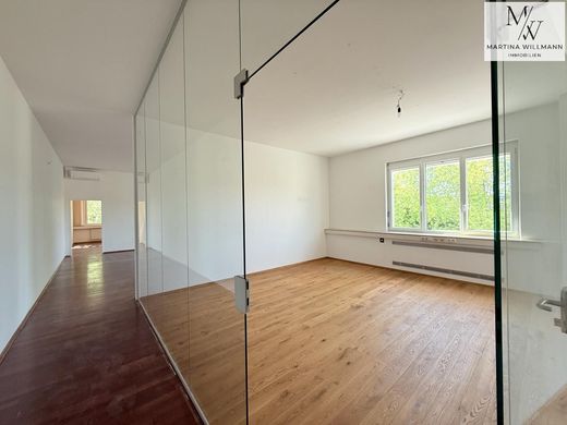 办公室  Brunn am Gebirge, Politischer Bezirk Mödling