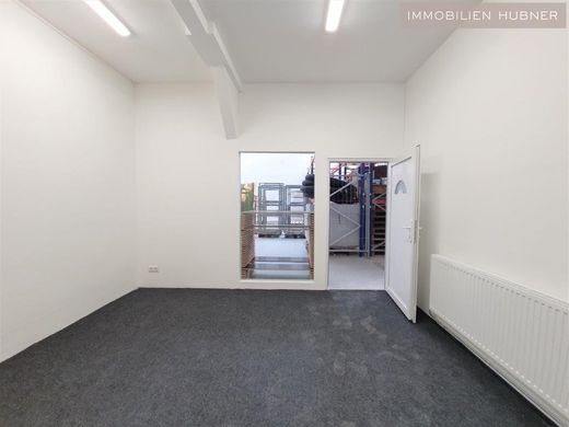 Büro in Wiener Neudorf, Politischer Bezirk Mödling