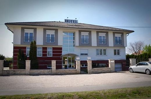 Győr, Győr-Moson-Sopron megyeのホテル
