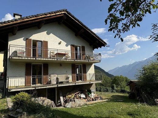 Luxus-Haus in Rossura, Leventina