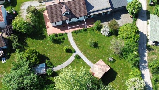 Luxury home in Pressbaum, Politischer Bezirk Sankt Pölten