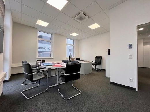 Office in Ottensheim, Politischer Bezirk Urfahr-Umgebung