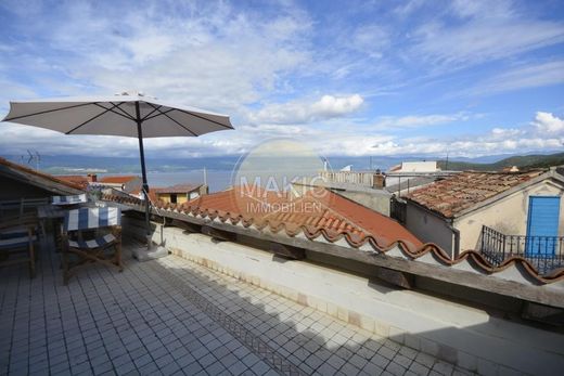 Luxury home in Vrbnik, Primorsko-Goranska