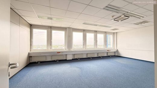 Office in Schwechat, Politischer Bezirk Bruck an der Leitha