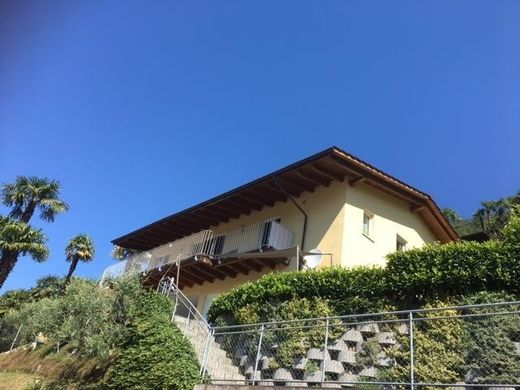 Casa di lusso a Agarone, Locarno District