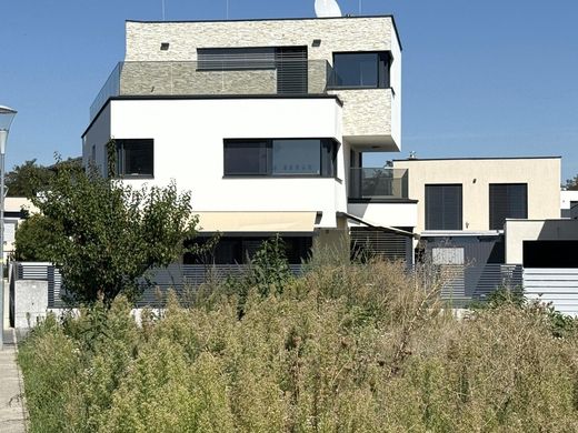 Luxe woning in Groß-Enzersdorf, Politischer Bezirk Gänserndorf