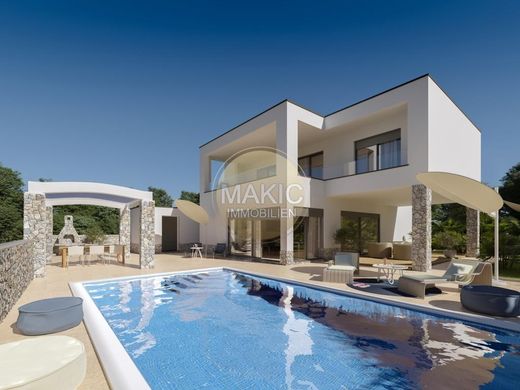 Luxury home in Malinska, Malinska-Dubašnica