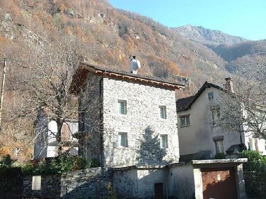 Casa de lujo en Riveo, Vallemaggia District