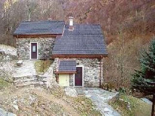 Luxury home in Menzonio, Vallemaggia District