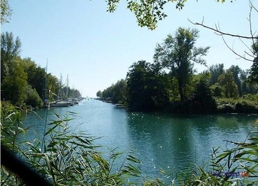 Land in Balatonfűzfő, Veszprém megye