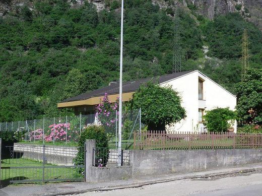 Casa de lujo en Giornico, Leventina District