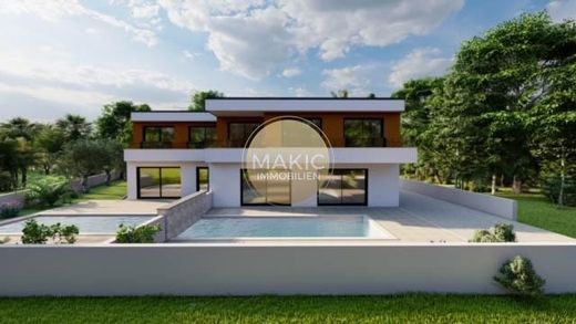 Элитный дом, Buje, Grad Buje