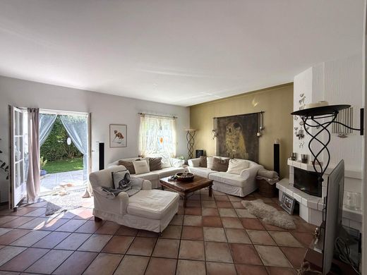 Luxury home in Enzesfeld, Politischer Bezirk Baden