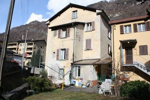 Casa di lusso a Giornico, Leventina District