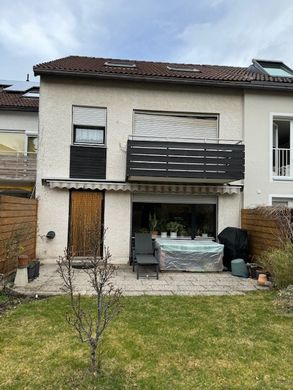 Luxe woning in Höhenkirchen-Siegertsbrunn, Upper Bavaria