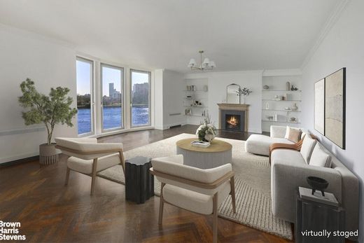 Apartment / Etagenwohnung in Upper East Side, New York County