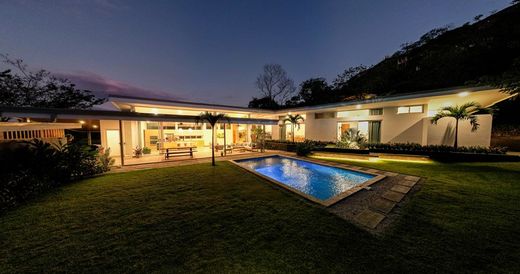 Luxury home in Santa Rosa, La Cruz