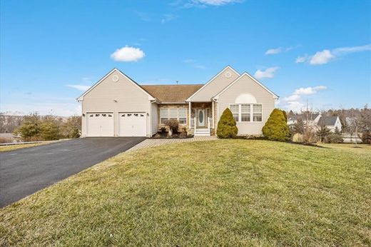 Luxury home in Wappingers Falls, Dutchess County
