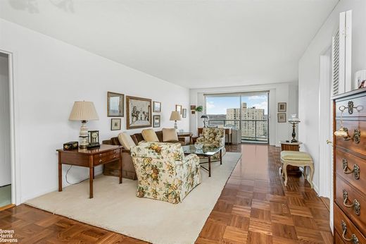 Apartment in Riverdale, Bronx County
