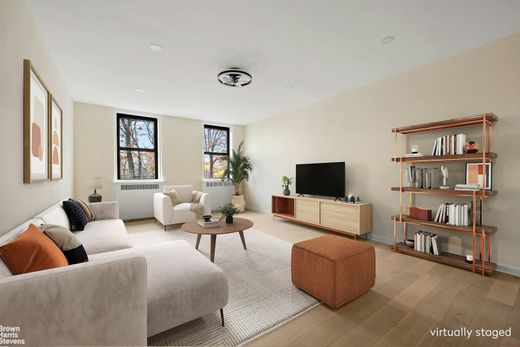 Piso / Apartamento en Concourse Village, Bronx