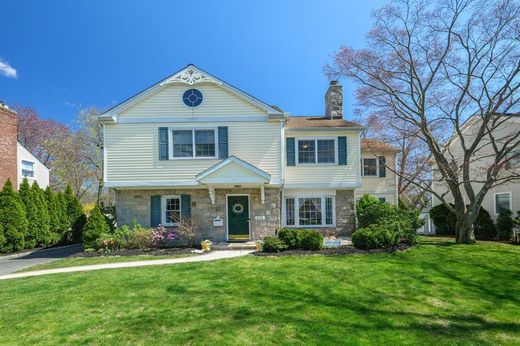 Luxury home in Eastchester, Westchester County