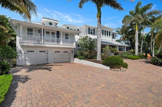 Luxury home in Holmes Beach, Manatee County