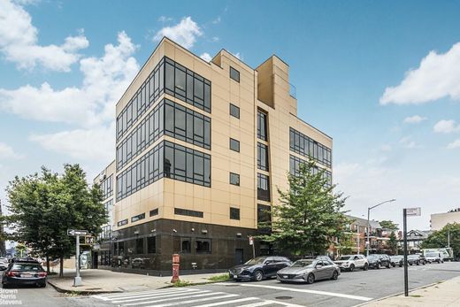 Luxury home in Astoria, Queens