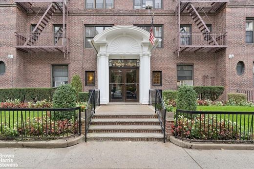 Appartamento a Forest Hills, Queens County