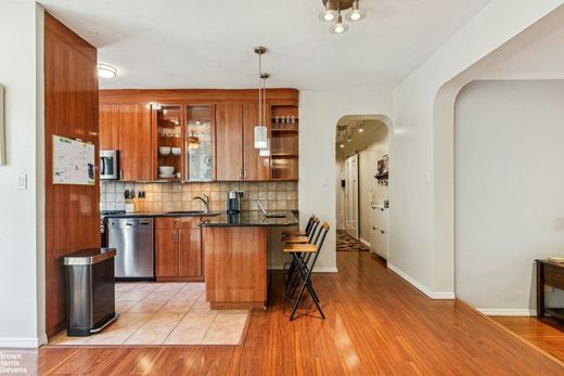 Queens, Queens Countyのアパートメント