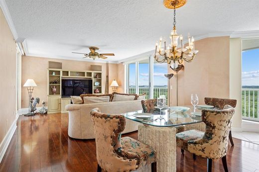 Townhouse in Hutchinson Island South, Saint Lucie County