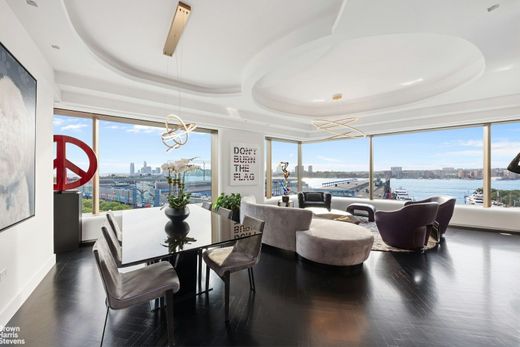 Apartment / Etagenwohnung in Chelsea, New York County