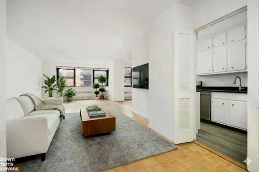 Apartment in Midtown East, New York County