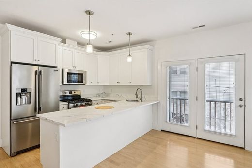 Apartment in Chelsea, Suffolk County