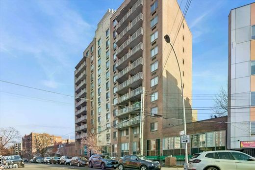Piso / Apartamento en Rego Park, Queens County