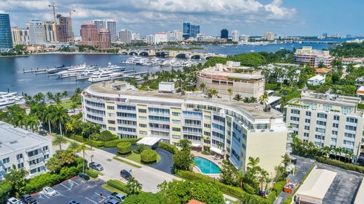 Apartment in Palm Beach, Florida