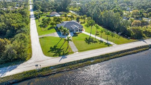 Luxury home in The Acreage, Palm Beach