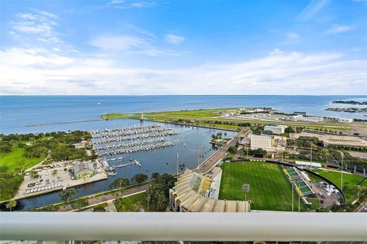 St. Petersburg, Pinellas Countyのタウンハウス