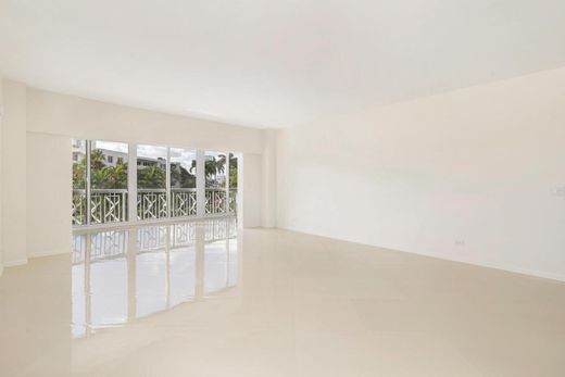 Apartment in Palm Beach, Florida