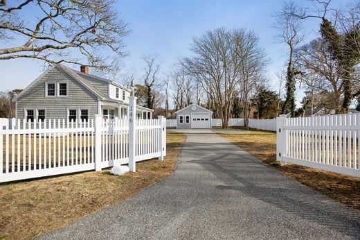 Luxury home in Dennis, Barnstable County