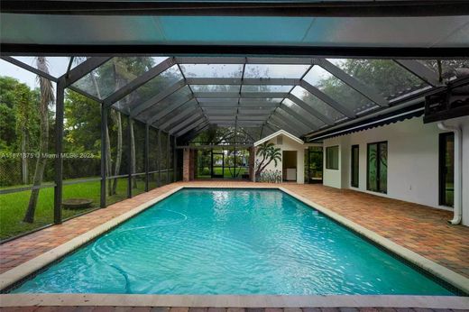 Luxury home in Pinecrest, Hillsborough County