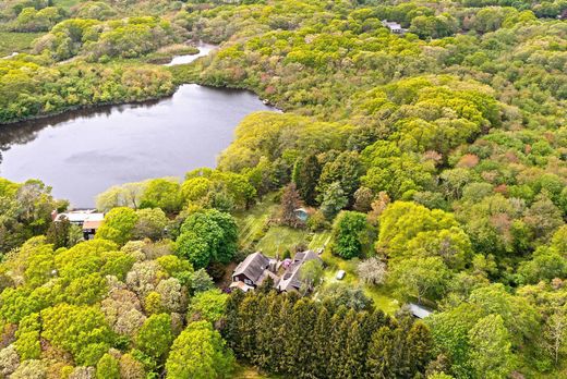 Luxury home in Water Mill, Suffolk County