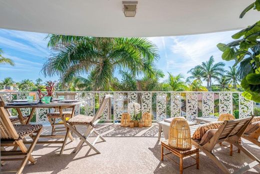 Apartment in Palm Beach, Florida