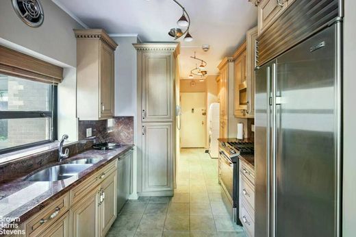 Apartment in Midtown East, New York County