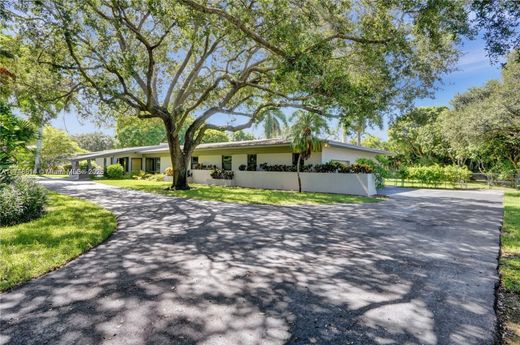 Luxury home in Pinecrest, Hillsborough County