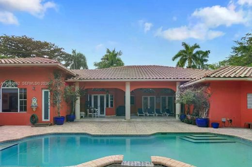 Luxury home in Pinecrest, Hillsborough County