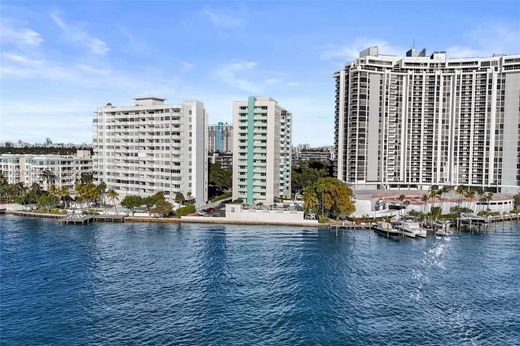 Apartment / Etagenwohnung in Miami Beach, Miami-Dade County