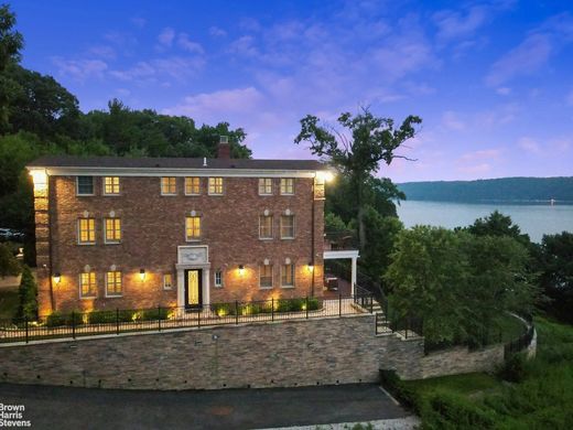 Luxury home in Spuyten Duyvil, Bronx County