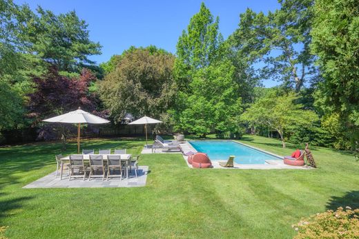 Luxury home in North Sea, Suffolk County