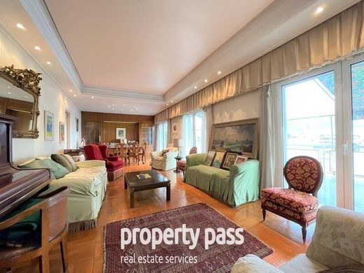 Piso / Apartamento en Atenas, Nomarchía Athínas